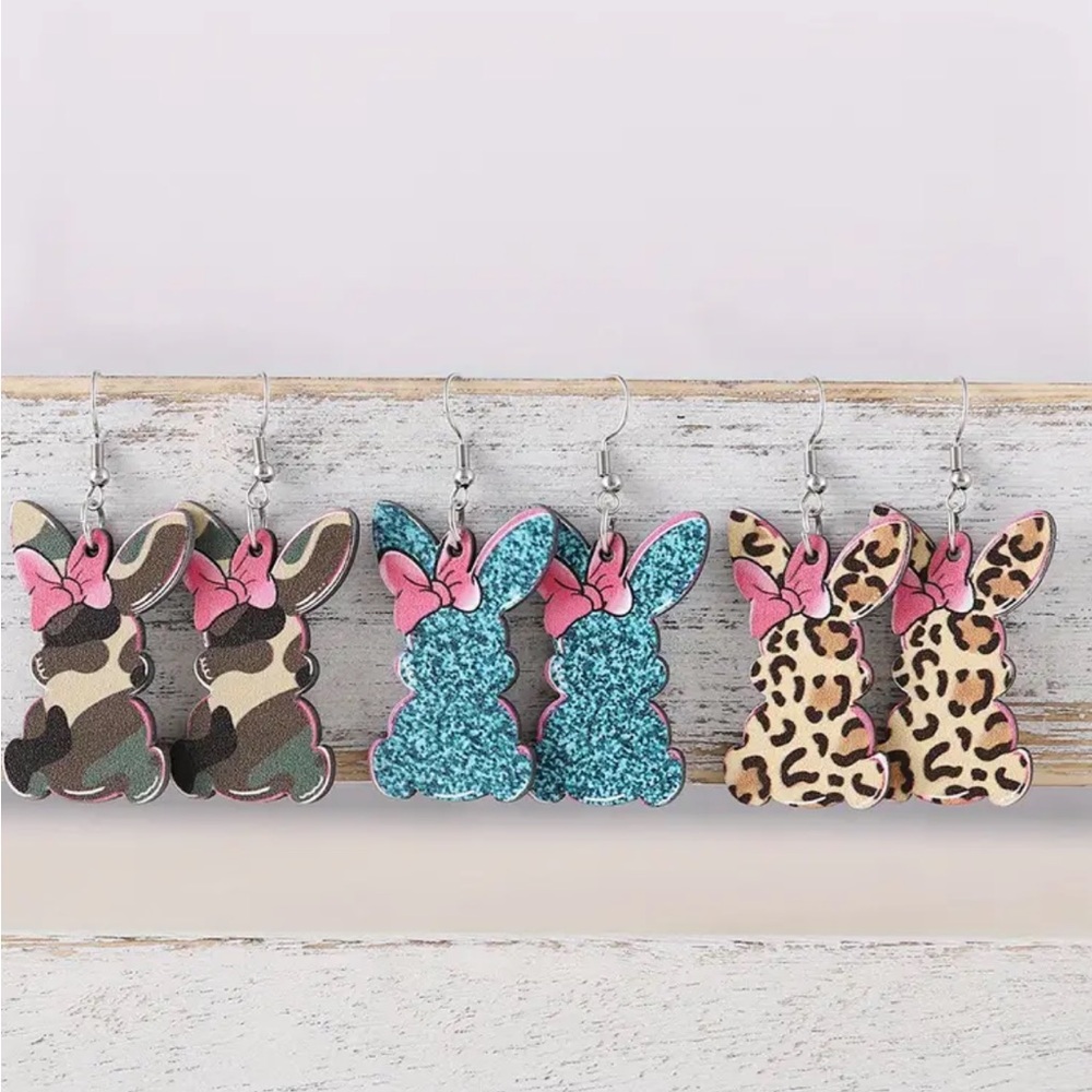 Camouflage Pink Bow Bunny Earrings - Picture 2 of 3